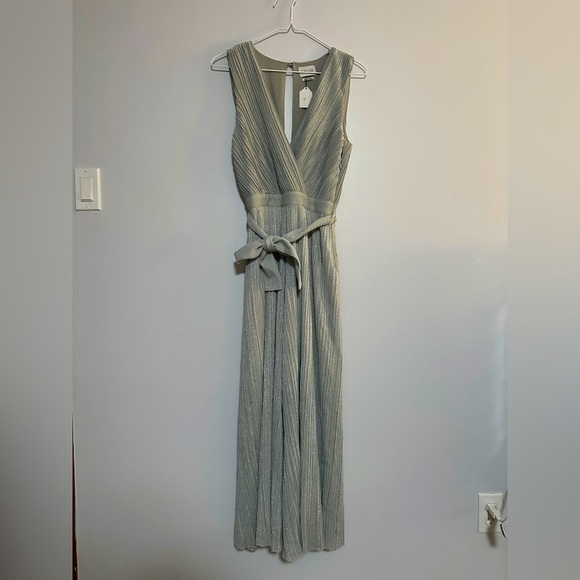 Saylor Metallic Silver Kori Jumpsuit Size Small - Picture 1 of 9